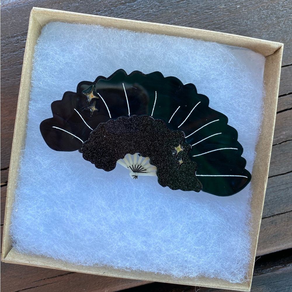 NIB ~ CUSTOM MADE ~ DAISY JEAN DESIGN BURLESQUE FAN BROOCH